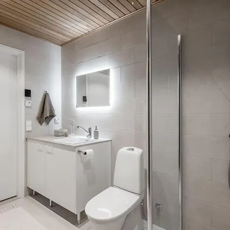 Semi-detached Scandinavian House With Great Location *