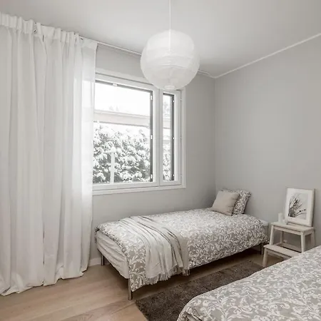 Semi-detached Scandinavian House With Great Location Apartamento